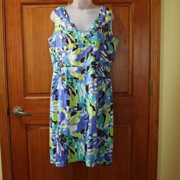T Tahari Blue & Green Floral V-Neck Sheath Dress | Sleeveless Professional 12 - Picture 9 of 11